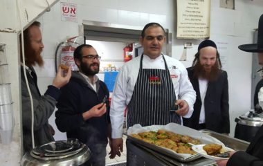 השף של מלון "ניר עציון" מגיע פעם בשבוע להדרכה