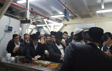 ז' אדר הילולת משה רבינו ע"ה: עשרות אלפים פקדו את קבר הרשב"י במירון